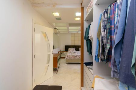 Apartamento à venda com 420m², 4 quartos e 6 vagasSuíte 4 - Closet