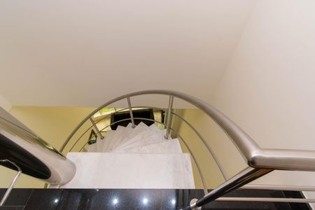 Apartamento à venda com 420m², 4 quartos e 6 vagasEscada