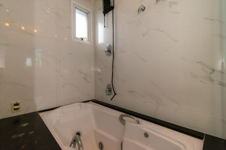 Apartamento à venda com 420m², 4 quartos e 6 vagasBanheiro da Suíte 3