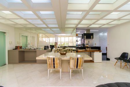 Apartamento à venda com 420m², 4 quartos e 6 vagasSala