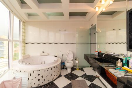 Apartamento à venda com 420m², 4 quartos e 6 vagasBanheiro da Suíte 4