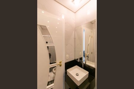 Apartamento à venda com 420m², 4 quartos e 6 vagasBanheiro da Suíte 2