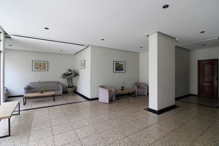 Apartamento à venda com 93m², 3 quartos e 2 vagas Apartamento à venda com 93m², 3 quartos e 2 vagasÁrea comum - Hall social