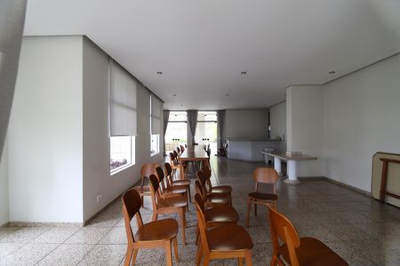 Apartamento à venda com 93m², 3 quartos e 2 vagas Apartamento à venda com 93m², 3 quartos e 2 vagasÁrea comum - Salão de festas