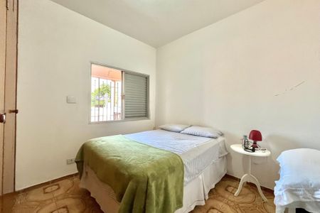 Casa à venda com 250m², 4 quartos e 4 vagas Casa à venda com 250m², 4 quartos e 4 vagasQuarto 1
