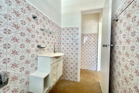Casa à venda com 250m², 4 quartos e 4 vagas Casa à venda com 250m², 4 quartos e 4 vagasEdícula