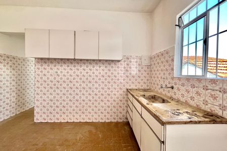 Casa à venda com 250m², 4 quartos e 4 vagas Casa à venda com 250m², 4 quartos e 4 vagasEdícula