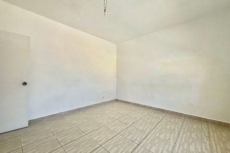 Casa à venda com 250m², 4 quartos e 4 vagas Casa à venda com 250m², 4 quartos e 4 vagasEdícula