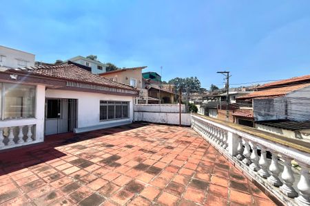 Casa à venda com 250m², 4 quartos e 4 vagas Casa à venda com 250m², 4 quartos e 4 vagasÁrea externa