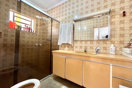 Casa à venda com 250m², 4 quartos e 4 vagas Casa à venda com 250m², 4 quartos e 4 vagasBanheiro da Suíte