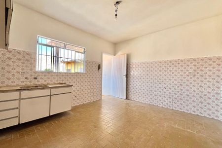 Casa à venda com 250m², 4 quartos e 4 vagas Casa à venda com 250m², 4 quartos e 4 vagasEdícula