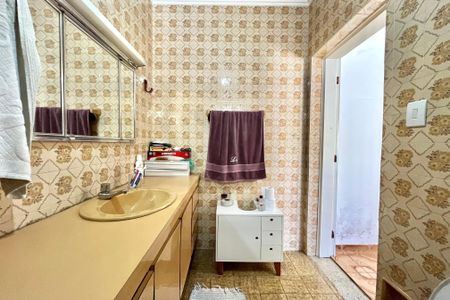 Casa à venda com 250m², 4 quartos e 4 vagas Casa à venda com 250m², 4 quartos e 4 vagasBanheiro da Suíte