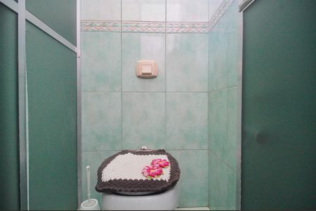 Casa à venda com 86m², 3 quartos e 4 vagasBanheiro