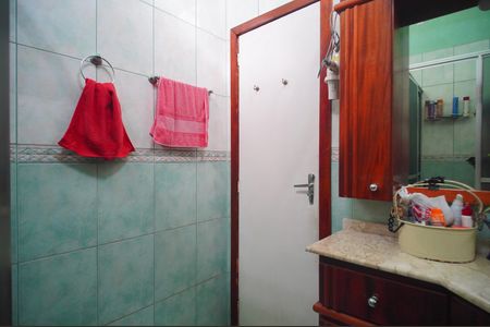 Casa à venda com 86m², 3 quartos e 4 vagasBanheiro