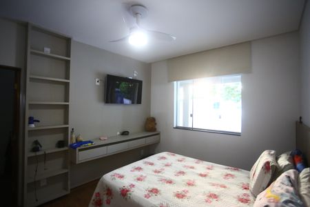 Casa à venda com 370m², 4 quartos e 3 vagasSuíte 1