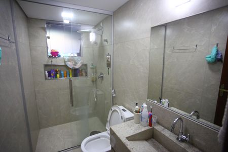 Casa à venda com 370m², 4 quartos e 3 vagasBanheiro Suíte