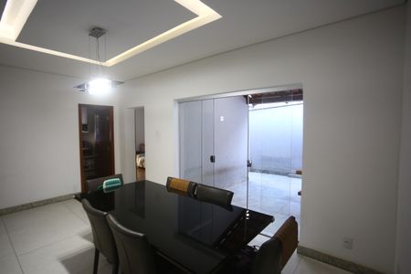 Casa à venda com 370m², 4 quartos e 3 vagasSala de Jantar