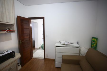 Casa à venda com 370m², 4 quartos e 3 vagasQuarto 2