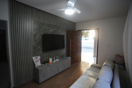 Casa à venda com 370m², 4 quartos e 3 vagasSala