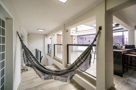 Casa à venda com 170m², 3 quartos e 2 vagas Casa à venda com 170m², 3 quartos e 2 vagasTerraço