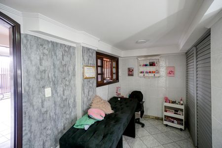 Casa à venda com 170m², 3 quartos e 2 vagas Casa à venda com 170m², 3 quartos e 2 vagasEscritório