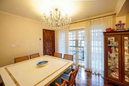 Casa à venda com 170m², 3 quartos e 2 vagas Casa à venda com 170m², 3 quartos e 2 vagasSala de jantar