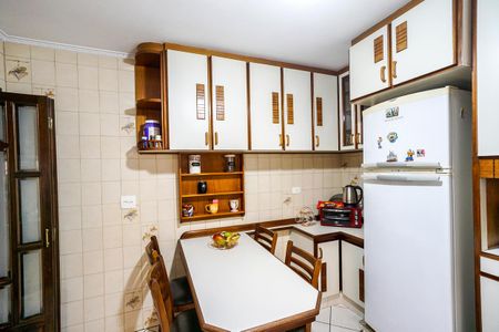 Casa à venda com 170m², 3 quartos e 2 vagas Casa à venda com 170m², 3 quartos e 2 vagasCozinha