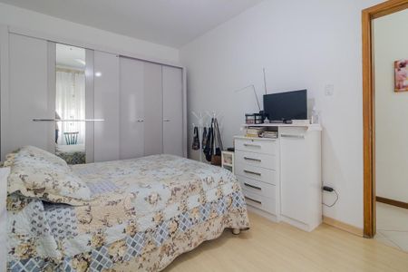 Casa à venda com 272m², 3 quartos e 3 vagas Casa à venda com 272m², 3 quartos e 3 vagasQuarto 2