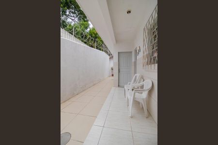 Casa à venda com 272m², 3 quartos e 3 vagasLateral da casa