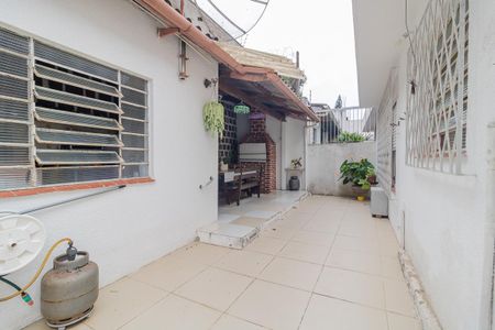 Casa à venda com 272m², 3 quartos e 3 vagasLateral da casa