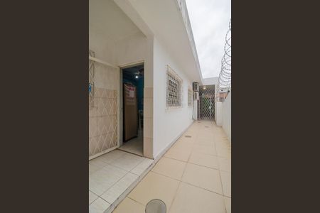 Casa à venda com 272m², 3 quartos e 3 vagasLateral da casa