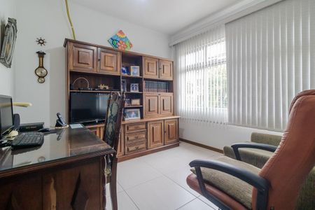 Casa à venda com 272m², 3 quartos e 3 vagasEscritório