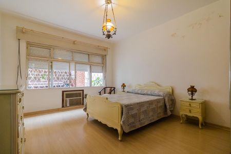 Casa à venda com 272m², 3 quartos e 3 vagasSuíte