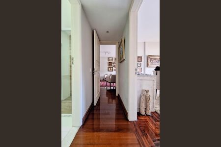 Apartamento à venda com 120m², 3 quartos e sem vagaCorredor