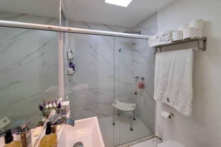 Apartamento à venda com 120m², 3 quartos e sem vagaBanheiro da Suíte