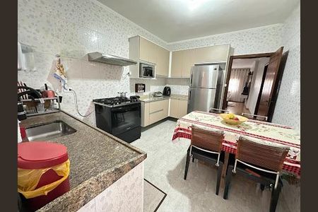 Casa à venda com 237m², 3 quartos e 4 vagas