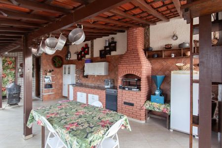 Casa à venda com 400m², 3 quartos e 6 vagas Casa à venda com 400m², 3 quartos e 6 vagasEspaço Gourmet