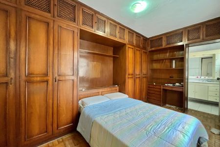 Casa à venda com 260m², 5 quartos e 2 vagas Casa à venda com 260m², 5 quartos e 2 vagasSuite