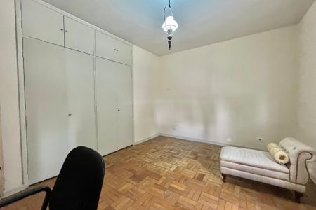 Casa à venda com 260m², 5 quartos e 2 vagas Casa à venda com 260m², 5 quartos e 2 vagasQuarto 3