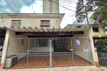 Casa à venda com 260m², 5 quartos e 2 vagas Casa à venda com 260m², 5 quartos e 2 vagasFachada