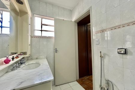 Casa à venda com 260m², 5 quartos e 2 vagas Casa à venda com 260m², 5 quartos e 2 vagasBanheiro da Suíte