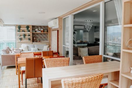 Apartamento à venda com 192m², 3 quartos e 3 vagasFoto 01