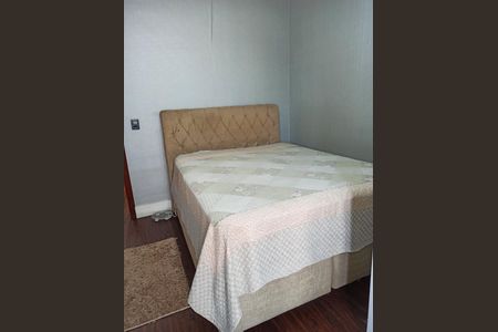 Casa à venda com 132m², 3 quartos e 5 vagas Casa à venda com 132m², 3 quartos e 5 vagasDetalhe - Quarto 01 com Suíte e Varanda