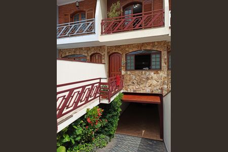 Casa à venda com 132m², 3 quartos e 5 vagas Casa à venda com 132m², 3 quartos e 5 vagas Hall Entrada