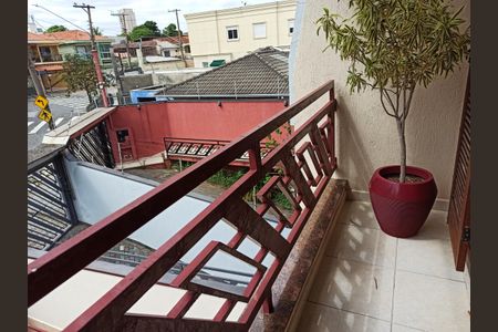 Casa à venda com 132m², 3 quartos e 5 vagas Casa à venda com 132m², 3 quartos e 5 vagasDetalhe - Varanda do Quarto 02