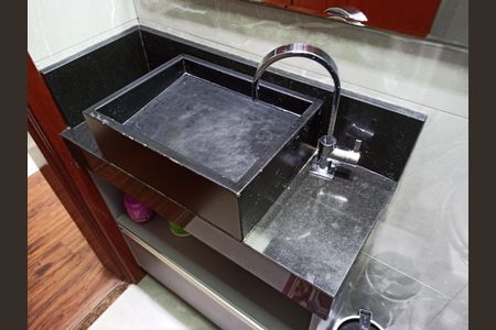 Casa à venda com 132m², 3 quartos e 5 vagas Casa à venda com 132m², 3 quartos e 5 vagasDetalhe - Banheiro Social