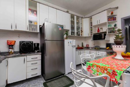 Casa à venda com 120m², 2 quartos e 3 vagas Casa à venda com 120m², 2 quartos e 3 vagasCozinha