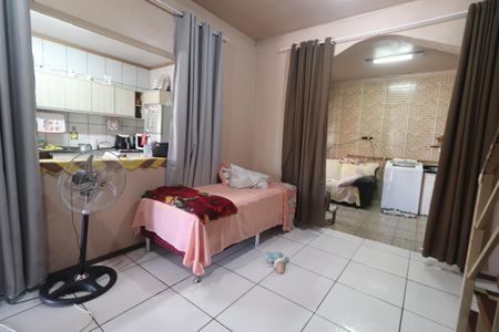 Casa à venda com 180m², 3 quartos e 2 vagasSala 2