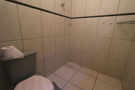 Casa à venda com 180m², 3 quartos e 2 vagasBanheiro