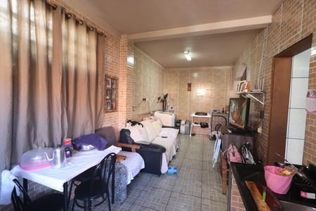 Casa à venda com 180m², 3 quartos e 2 vagasLavanderia